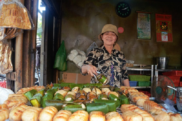 Vỉ nướng lúc nào cũng đầy ắp. Ảnh: Phong Vinh.
