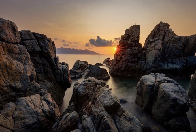 Khám phá vẻ đẹp hoang sơ của Hang Heo Nha Trang lúc hoàng hôn