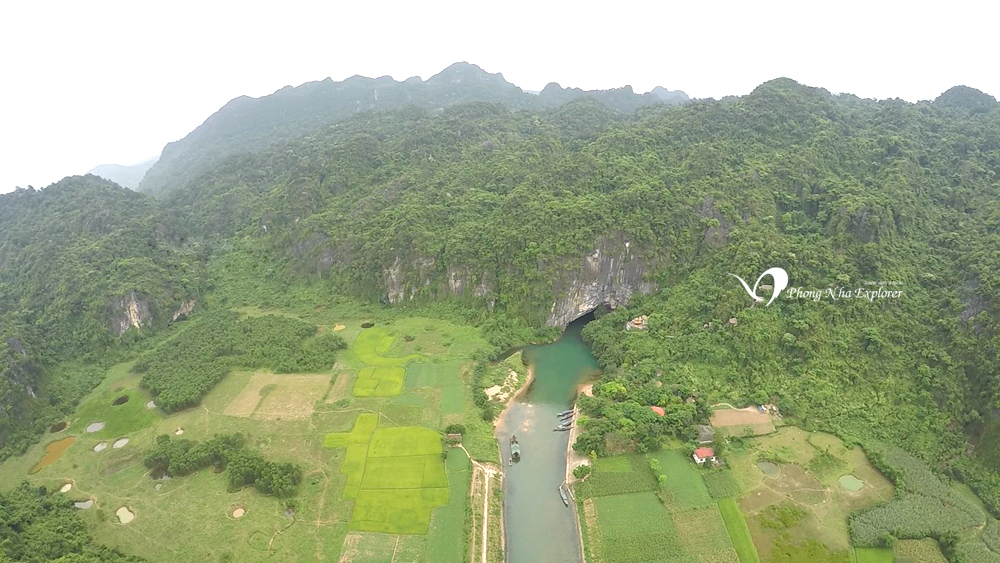 Hình ảnh từ đường bay Đà Nẵng Quảng Bình ngắm cảnh Phong Nha