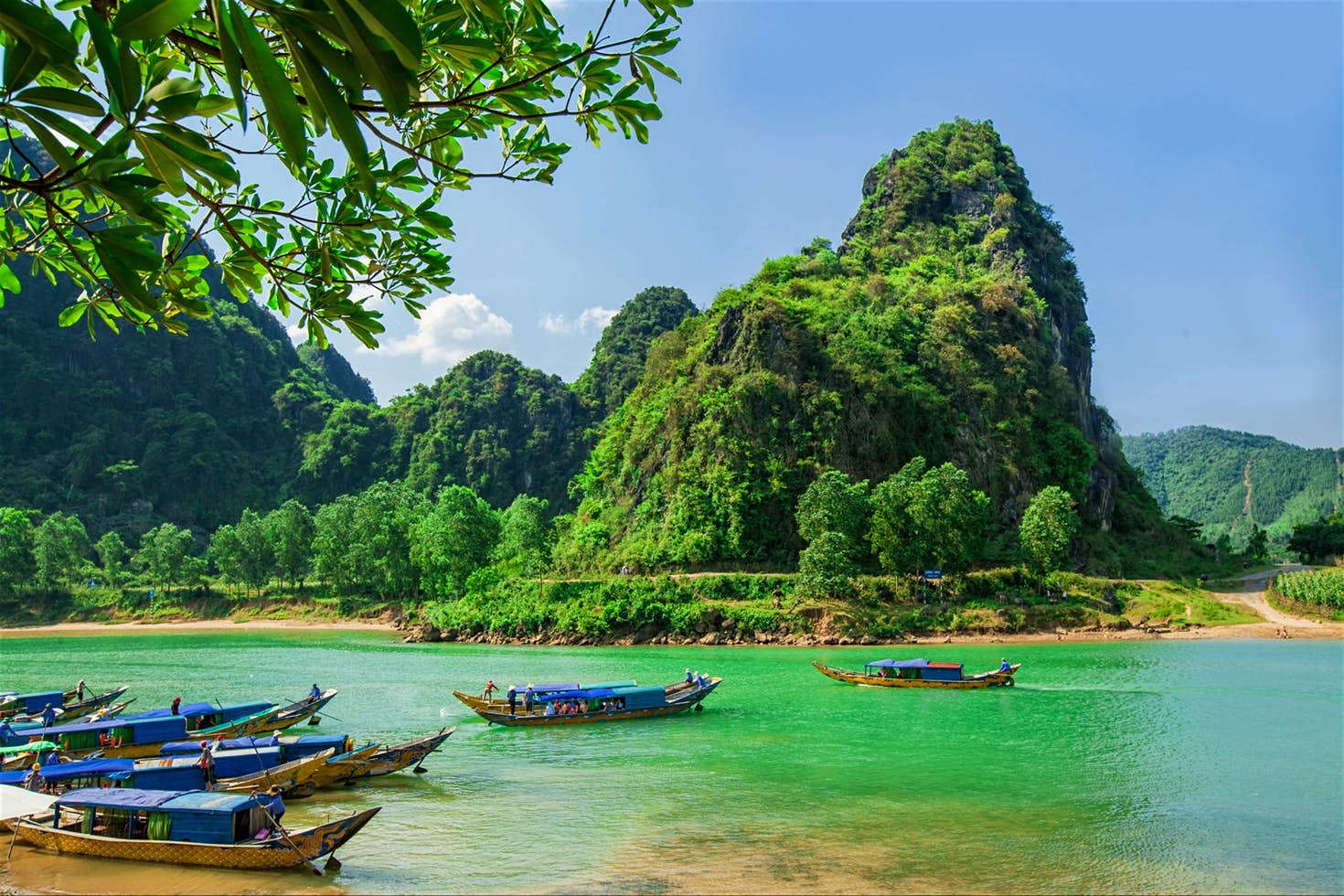 Hình ảnh từ đường bay Đà Nẵng Quảng Bình ngắm cảnh Phong Nha