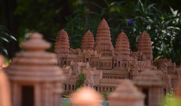 Đền Angkor Wat của Campuchia tại công viên gốm Thanh Hà