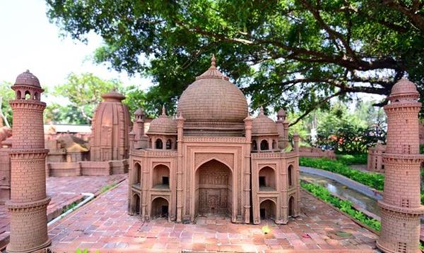 Đền Taj Mahal của Ấn Độ tại công viên gốm Thanh Hà