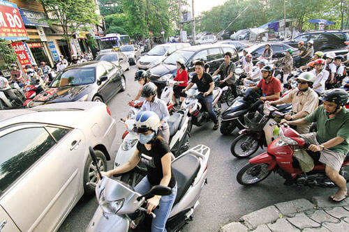 Trải nghiệm giao thông Hà Nội đầy độc đáo