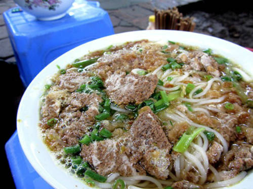 Bát bún riêu cua Hà Nội mùa đông với gạch cua bùi ngậy