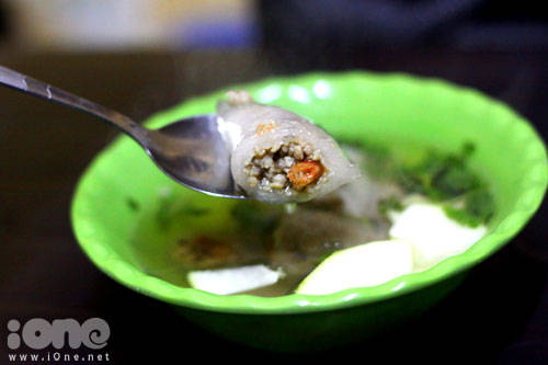 Bánh bột lọc nhân tôm thịt dai giòn