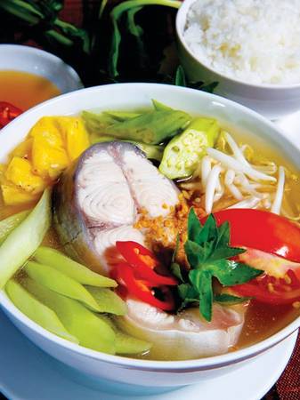 Canh chua cá lóc Nam bộ