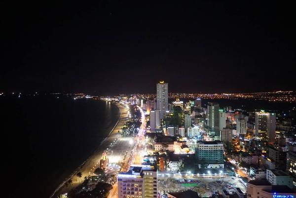 Hành lang sang trọng bên trong Havana Nha Trang