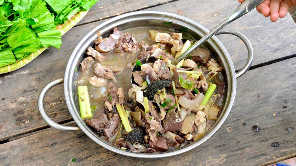 Thắng cố món đặc sản Hà Giang