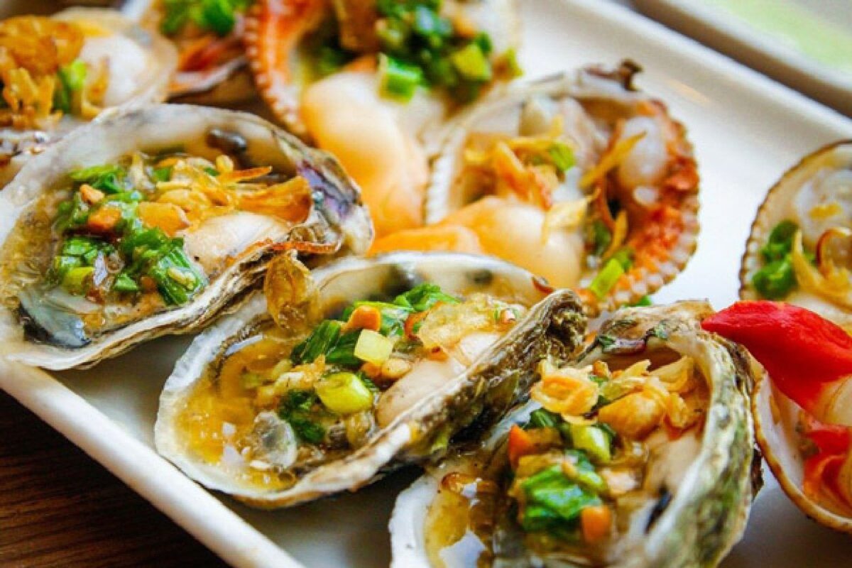 Ảnh minh họa: Hàu nướng mỡ hành.