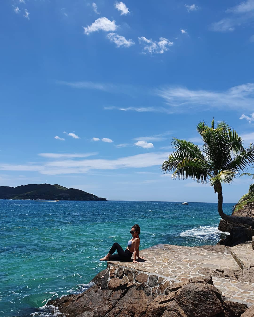 Check-in Hòn Miễu thơ mộng trong tour Nha Trang 2N2Đ