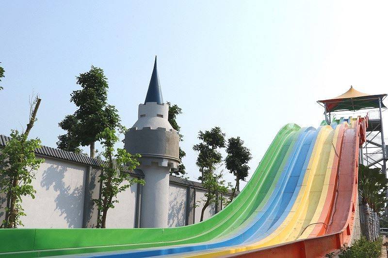 Hồ bơi và khu vui chơi nước tại Thanh Hà