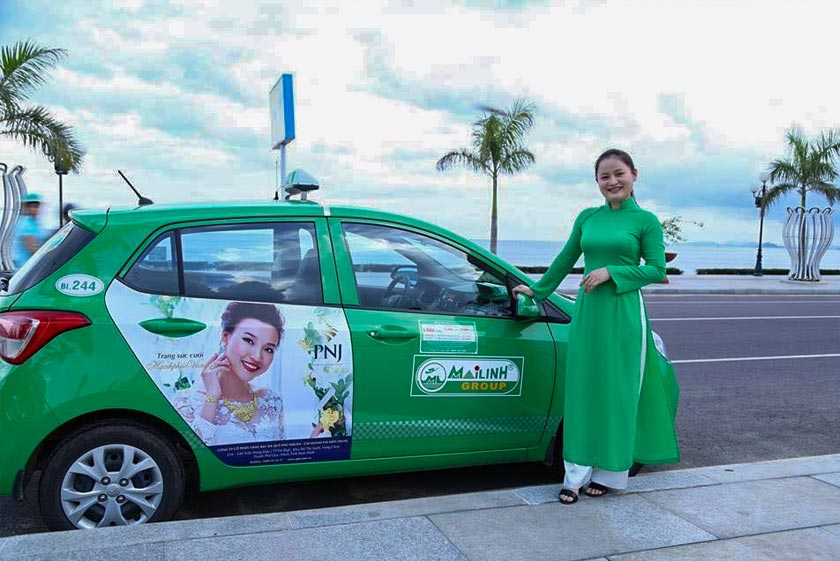 Du lịch Hạ Long - Taxi trên đường phố