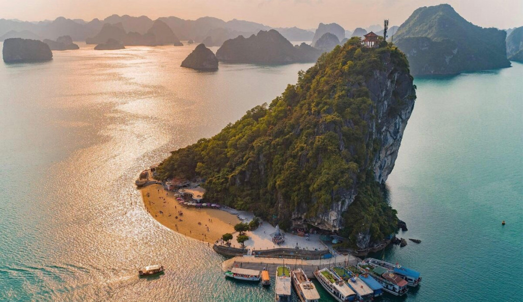 Đảo Ti Tốp trong tour Hạ Long 1 ngày