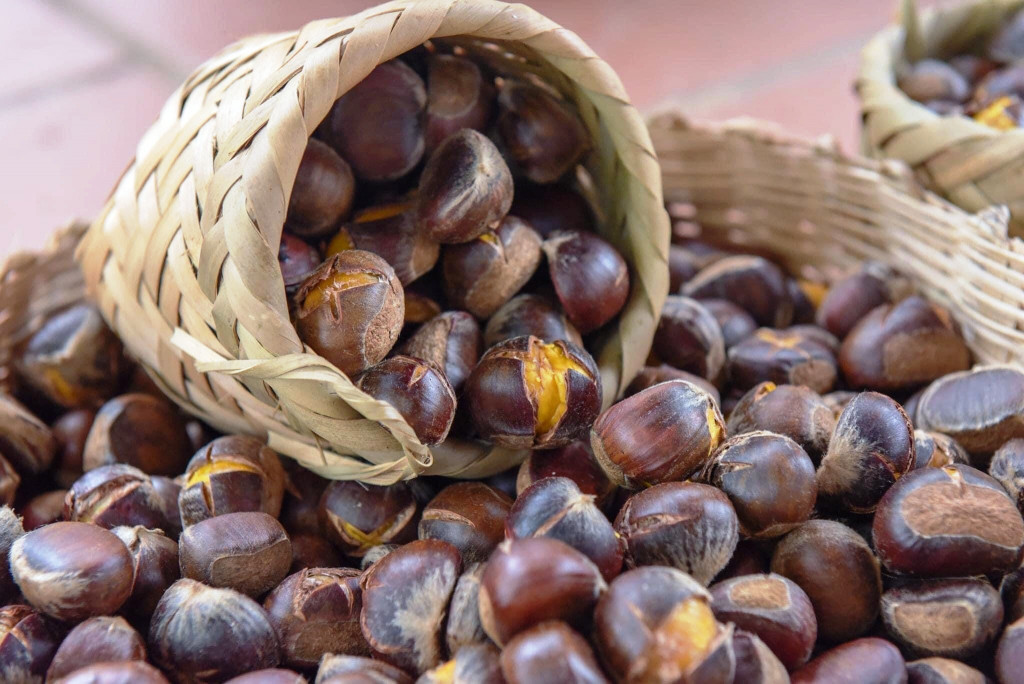 Hạt dẻ Trùng Khánh bày bán