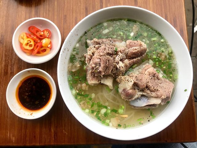 hủ tiếu cuonwg1-ivivu