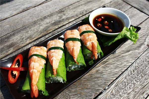 Bữa tối lãng mạn dành cho cặp đôi tại Avalon