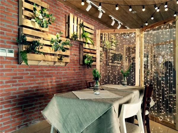 Bể bơi ngoài trời cực chất tại Trill Rooftop