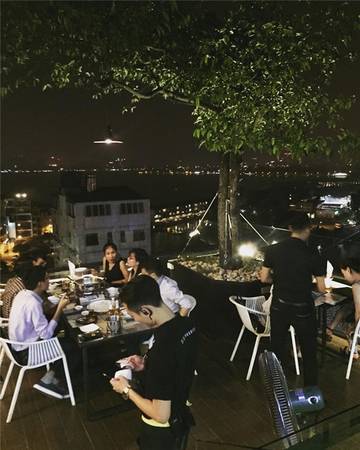 Thiết kế sang trọng hiện đại bên trong nhà hàng 6 Degrees