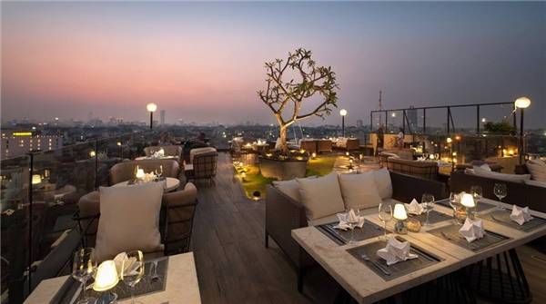 Khung cảnh lãng mạn được bài trí tinh tế tại Skyline HaNoi