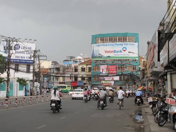 Ngã tư Phú Nhuận nay