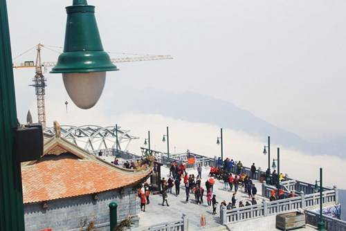 Quang cảnh ga đến nhìn từ trên cao tại cáp treo Fansipan