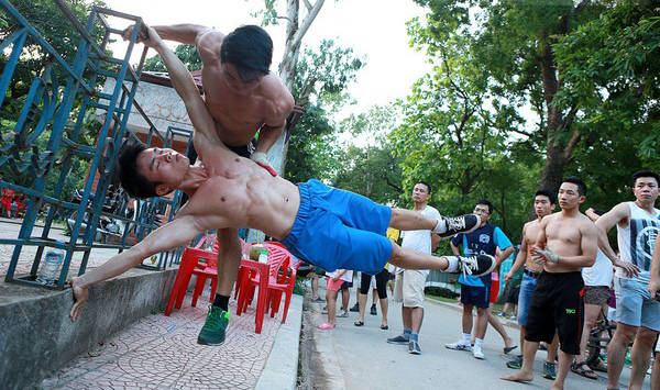 Các động tác thử thách cực đại của Street Workout