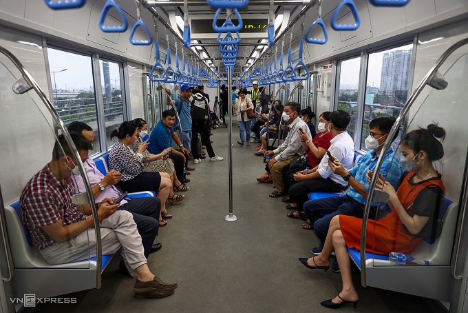 Người dân trải nghiệm Metro Bến Thành - Suối Tiên