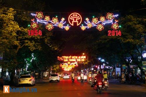 Khẩu hiệu chào mừng ngày giải phóng thủ đô