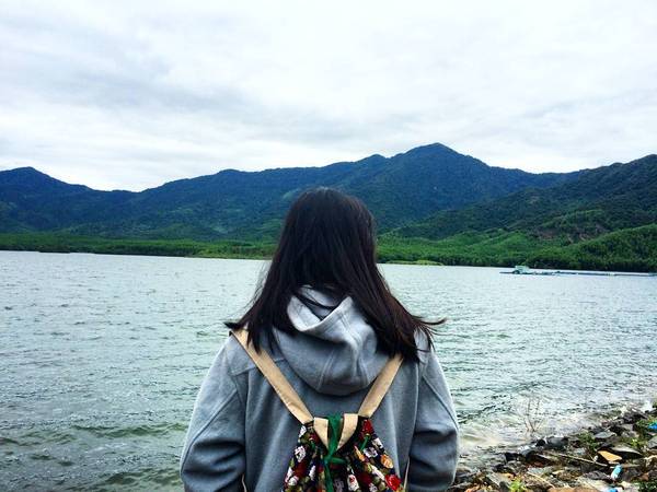 Chính nhờ cảnh sắc thiên nhiên hữu tình mà hồ Hòa Trung đã trở thành một trong những cảnh đẹp ở Đà Nẵng được rất nhiều các bạn trẻ tìm đến chụp hình.  Ảnh: toomkirin