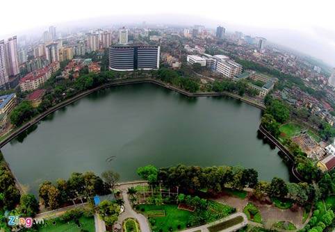 Công viên và hồ Nghĩa Đô xanh mát