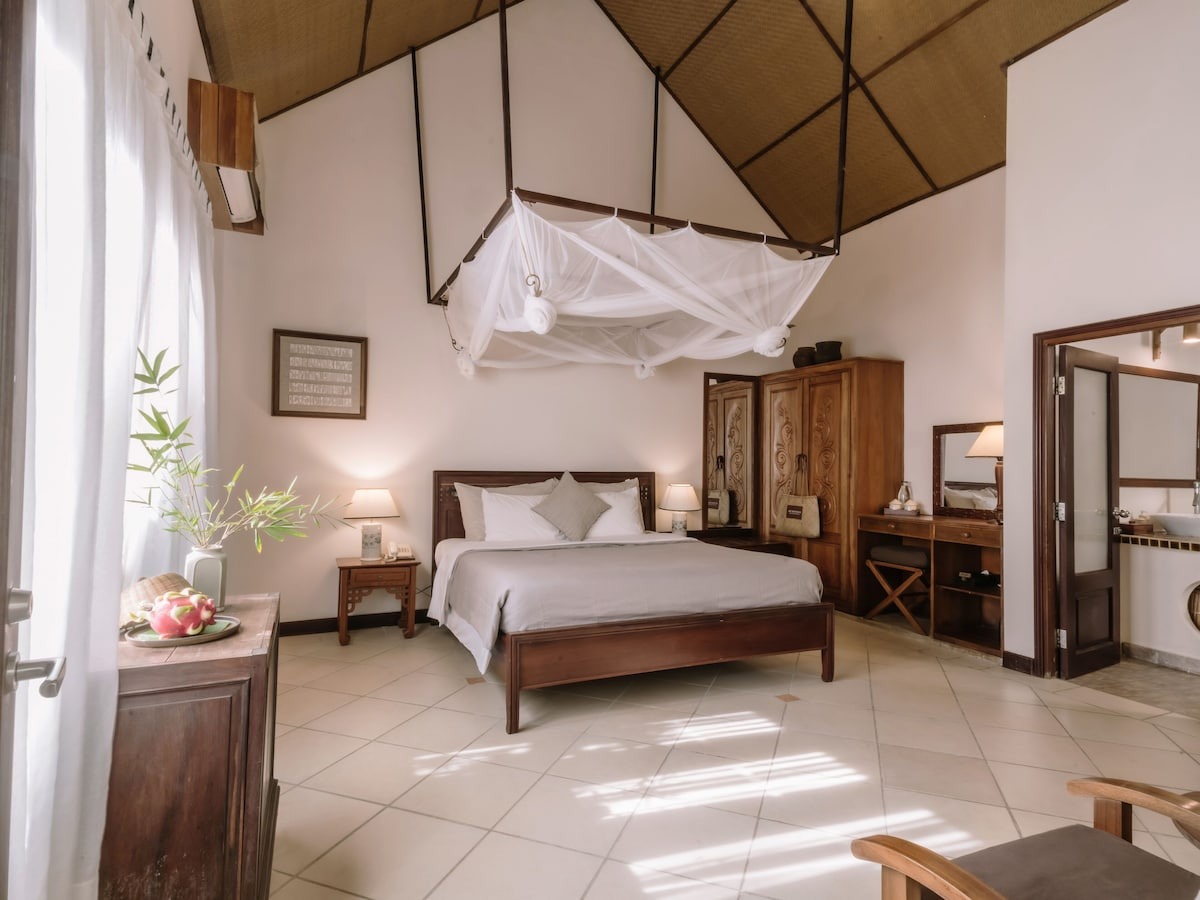 Không gian hồ bơi tại Hồ Tràm Beach Resort