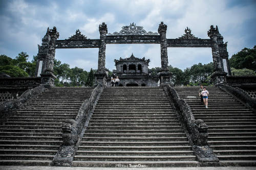 Vé tham quan Hoàng cung Huế là 150.000 đồng; lăng Khải Định, Tự Đức, Khải Định là 100.000 đồng; lăng Gia Long, Thiệu Trị, Đồng Khánh, điện Hòn Chén là 40.000 đồng; Cung An Định, đàn Nam Giao 20.000 đồng. Ảnh: Tuấn Đào.