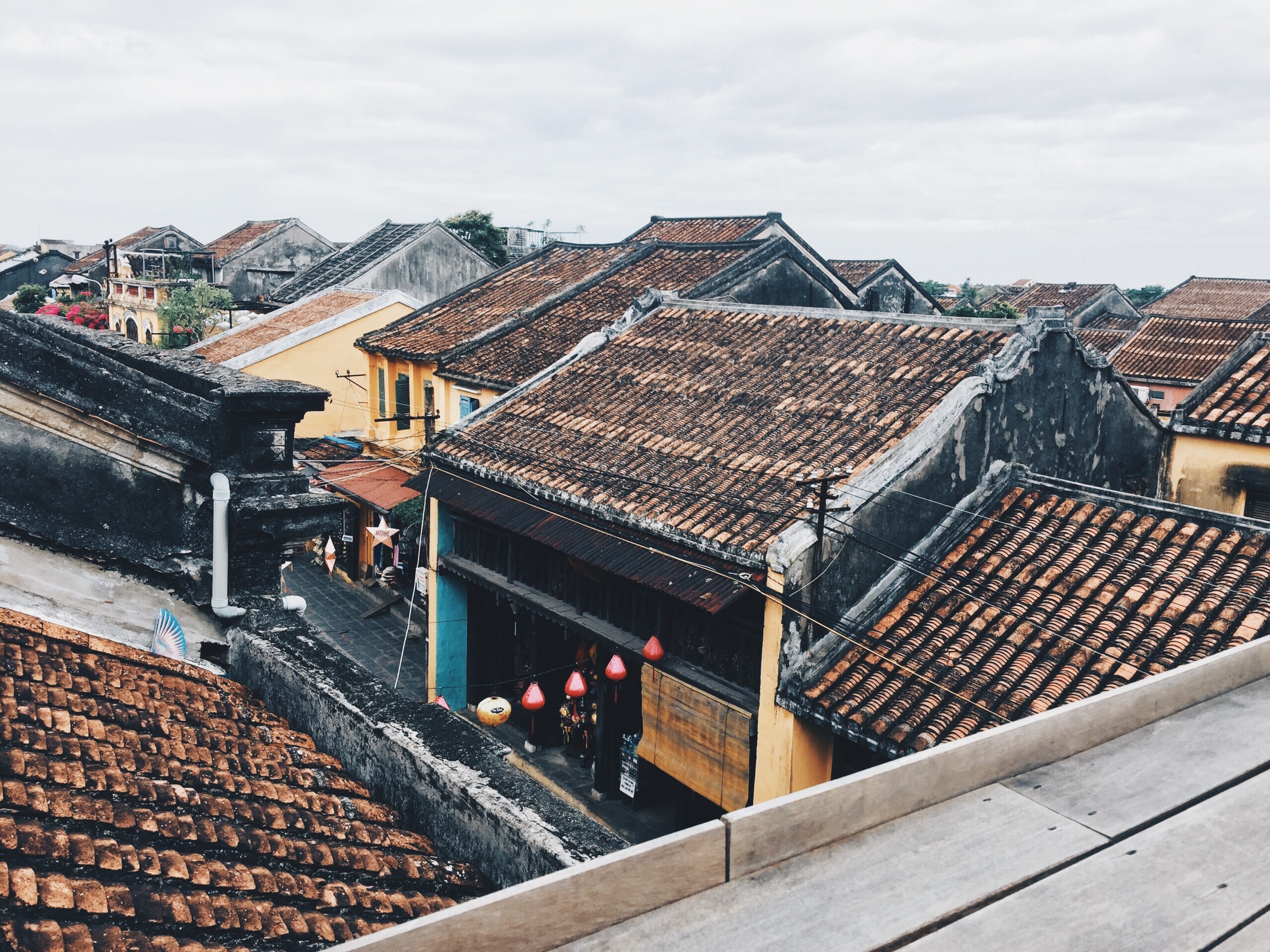 Cà phê sáng Hội An ngày mưa
