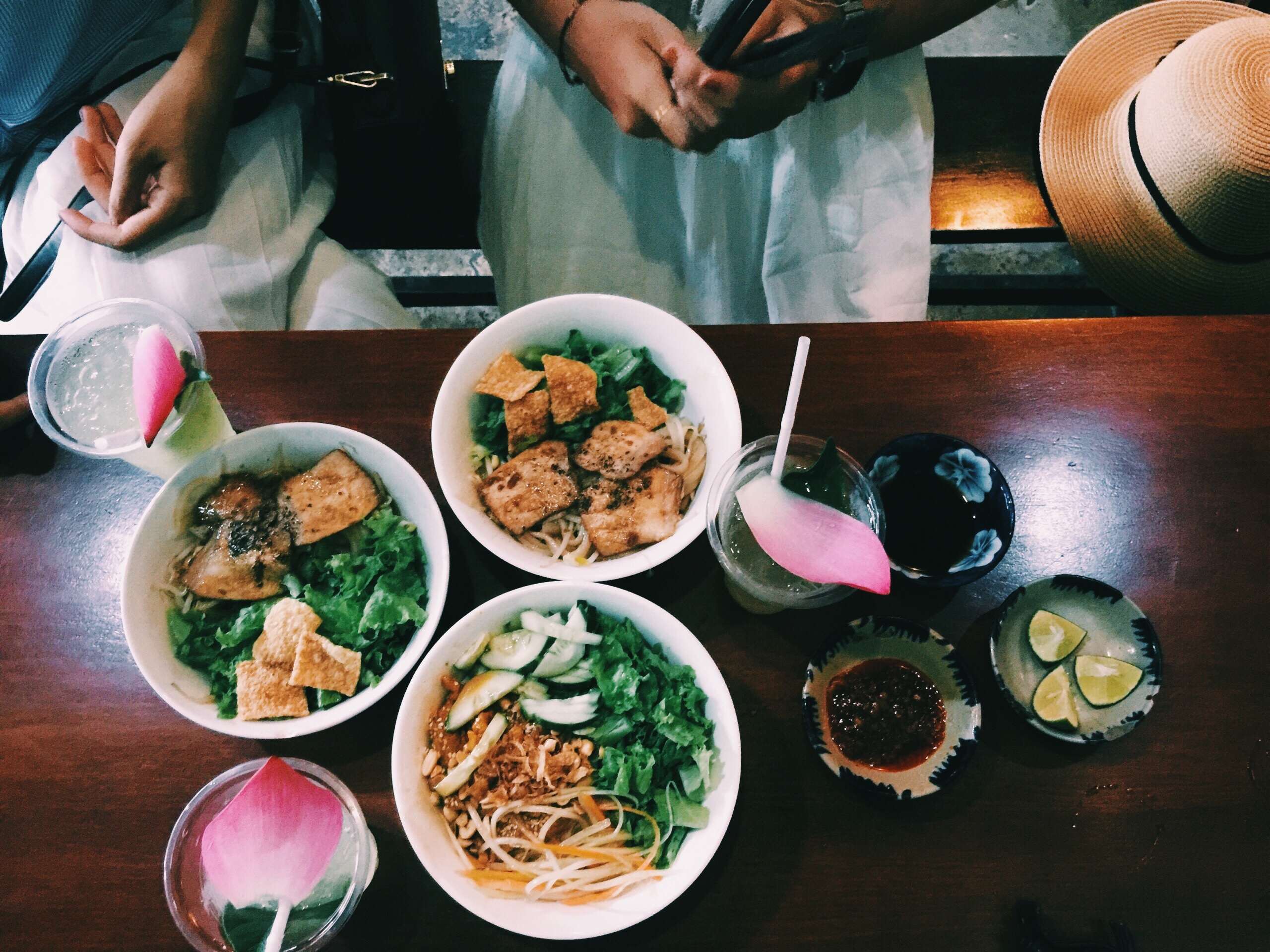 Cao lầu, mì Quảng