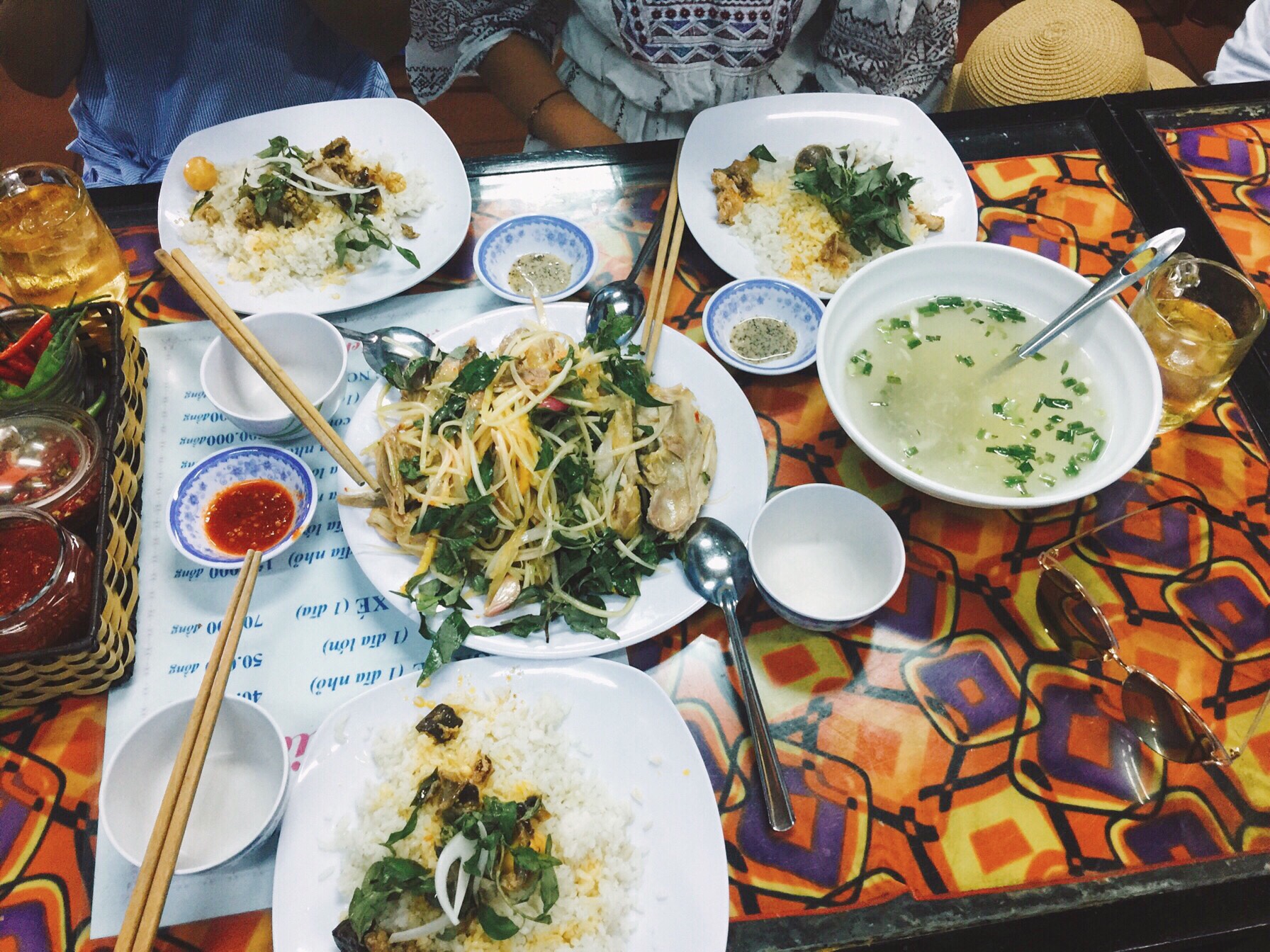 Cơm gà bà Buội 