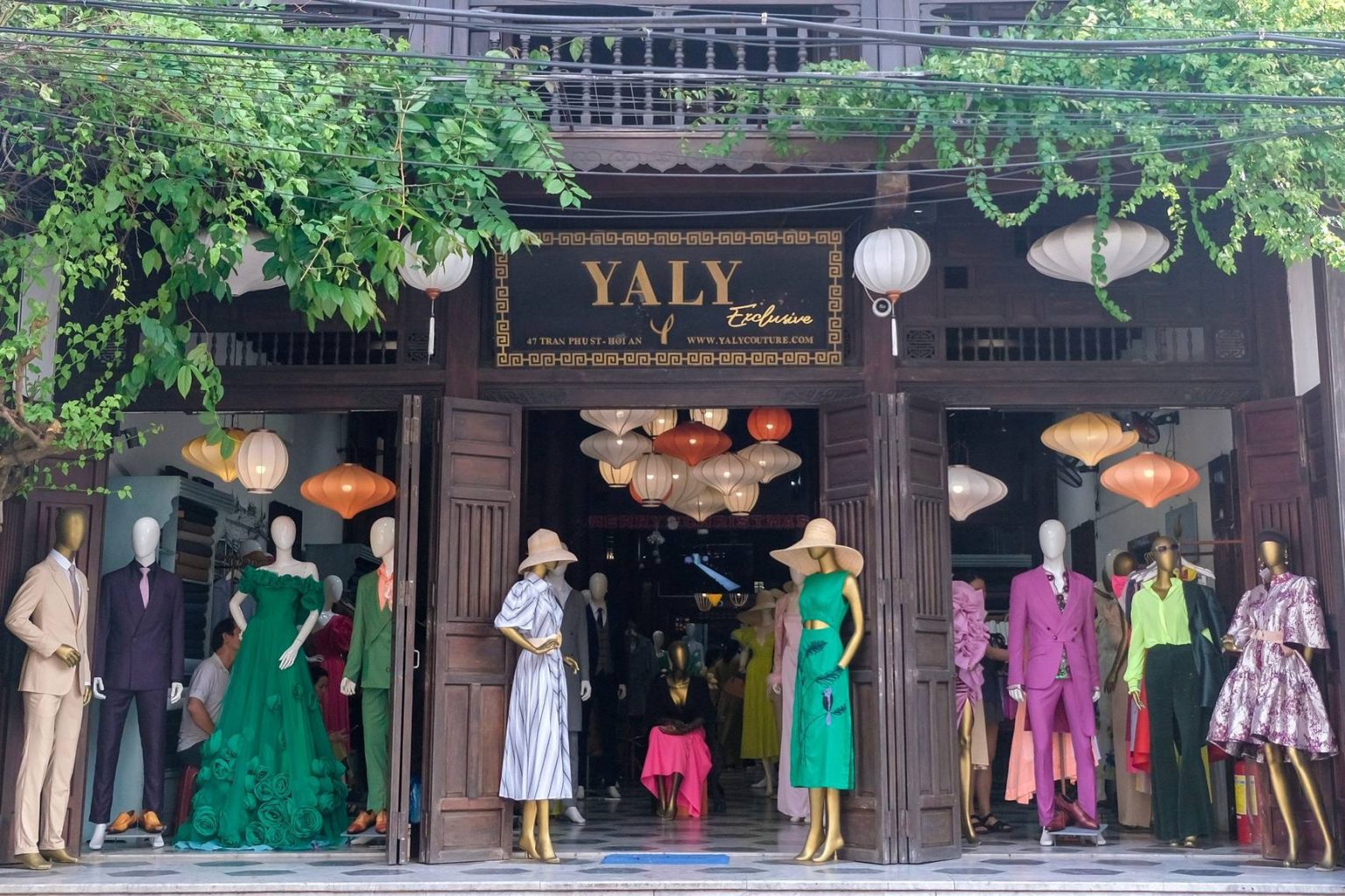 Một tiệm may đo lấy ngay