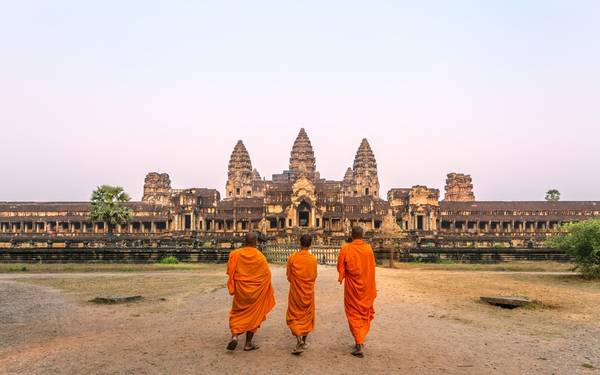 Siem Reap, Campuchia: Nằm ở tây bắc Campuchia, Siem Reap là cửa ngõ dẫn tới khu di tích Angkor nổi tiếng, ngai vàng quyền lực của vương quốc Khmer từ thế kỷ 9 tới thế kỷ 15. Khu di tích khổng lồ này có nhiều công trình, đền đài với kiến trúc tinh xảo, độc đáo. Với 88,96 điểm, Siem Reap đã giành được vị trí số 4.
