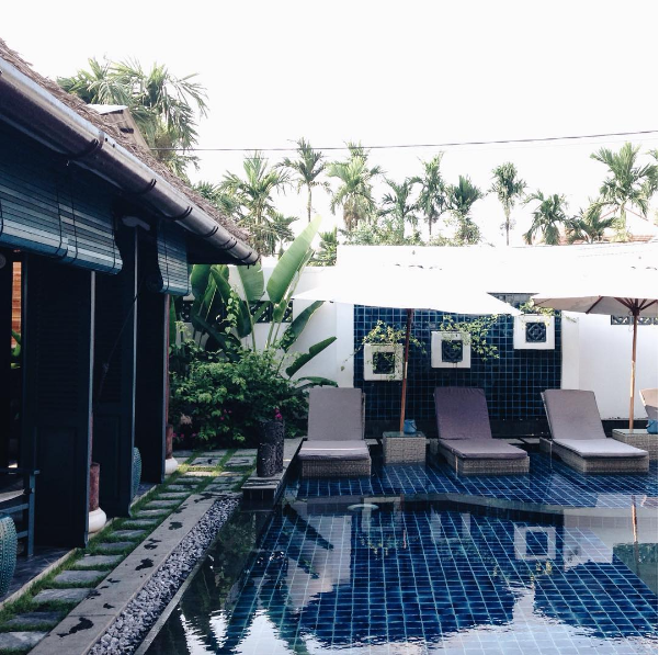 Không gian bể bơi tại Maison Vy khách sạn Hội An