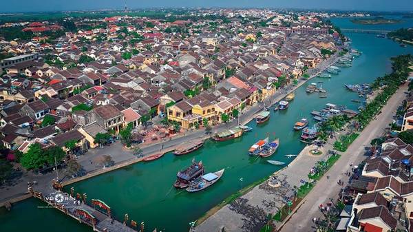 Không khí yên bình của Hội An nhìn từ trên cao