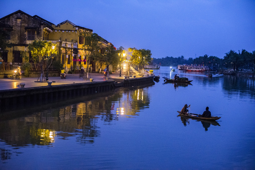 Phố cổ Hội An lúc bình minh yên bình