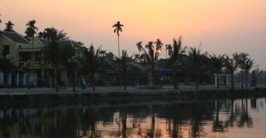 Mua sắm quần áo khi du lịch Hội An