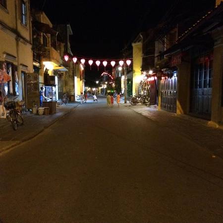 hoi-an-vang-nhu-chua-ba-danh-vi-thu-phi-ivivu8 hoi-an-vang-nhu-chua-ba-danh-vi-thu-phi-ivivu8