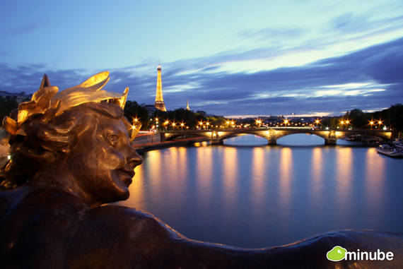Paris, Pháp với bảo tàng và quán cà phê tuyệt đẹp