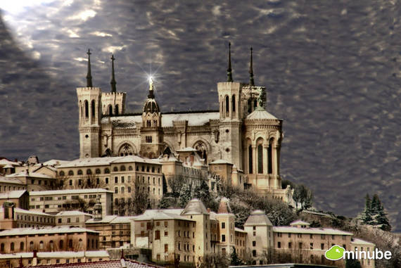 Lyon, Pháp với nhà thờ độc đáo và đường phố lung linh