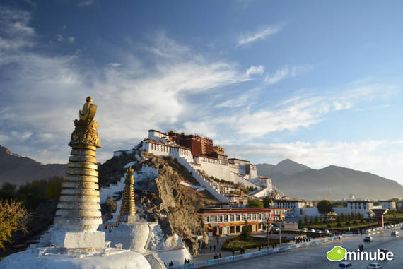 Lhasa, Trung Quốc với các tu viện và cung điện hoành tráng