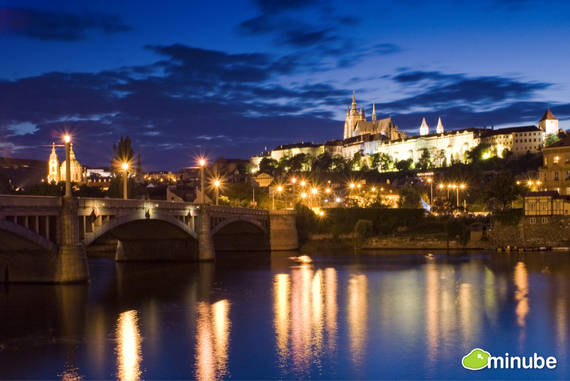 Prague với lịch sử, kiến trúc và món ăn thịnh soạn