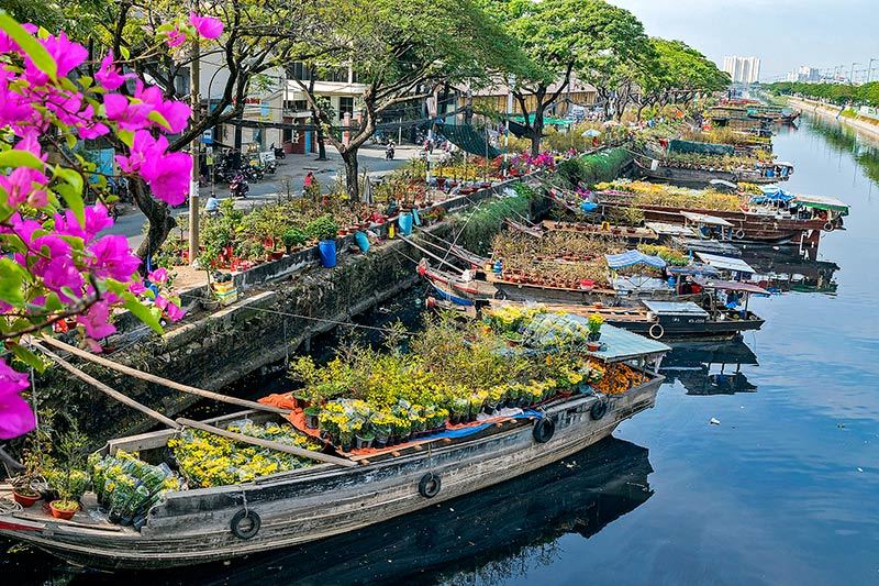 hoi-hoa-xuan-tren-ben-duoi-thuyen-ivivu-3 hoi-hoa-xuan-tren-ben-duoi-thuyen-ivivu-3