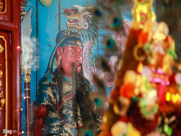 Bàn thờ Quan Công tại Hội quán Quảng Đông