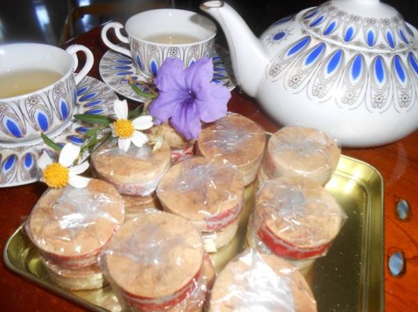 Bánh đậu xanh Hội An luôn có mặt trong các gia đình tại Hội An dịp Tết. Ảnh: T.Ly