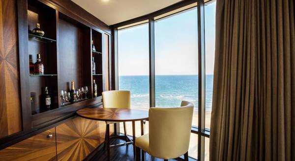 Phòng Superior Ocean View Holiday Beach Đà Nẵng